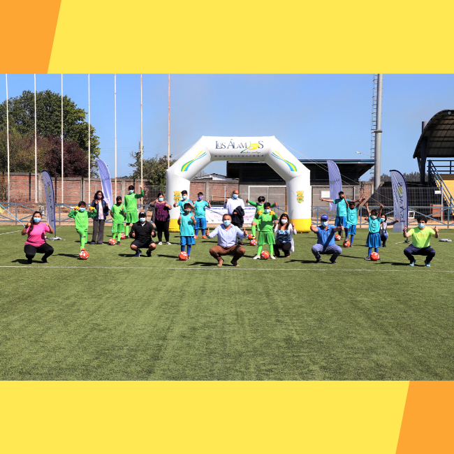 ESCUELA DE FUTBOL MUNICIPAL PRESENTÓ SU NUEVO VESTUARIO