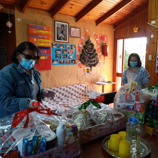 SOCIAS DEL TALLER “MANOS CREATIVAS” CERRARON CON ÉXITO UNA INESPERADA CAMPAÑA SOLIDARIA