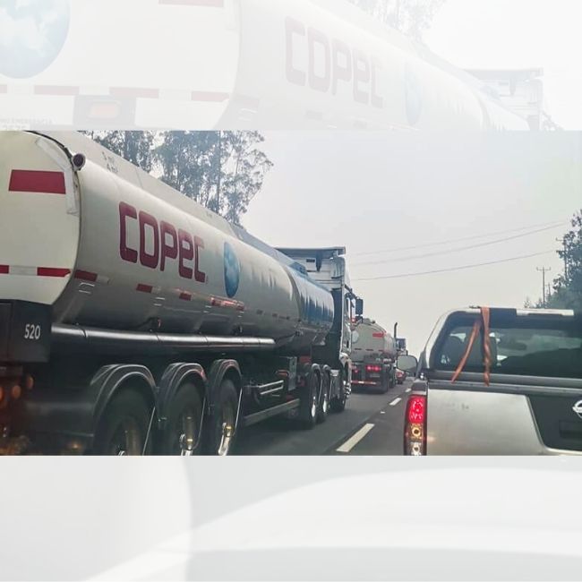 AUNQUE SE MANTIENEN LOS CORTES DE RUTA EN LOS RÍOS, LLEGÓ EL COMBUSTIBLE A LA COMUNA